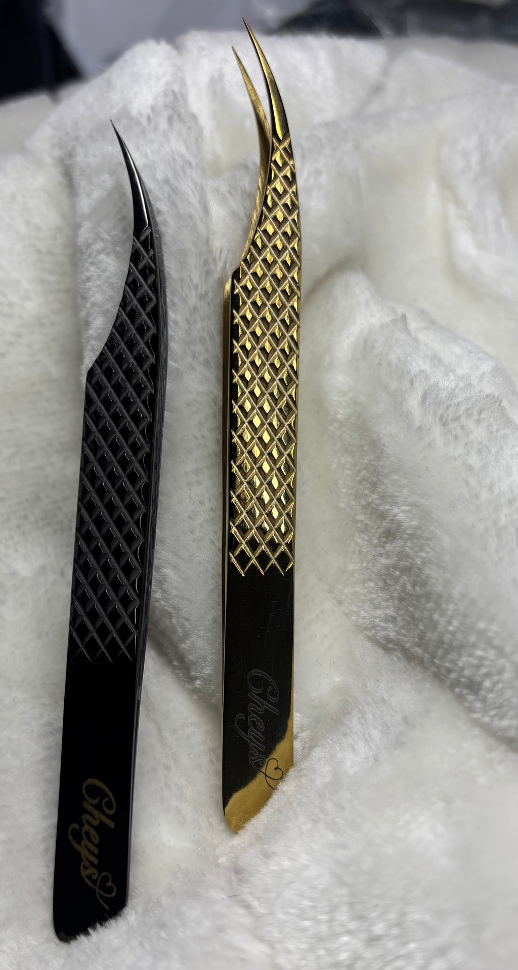 Curve |isolation tweezer