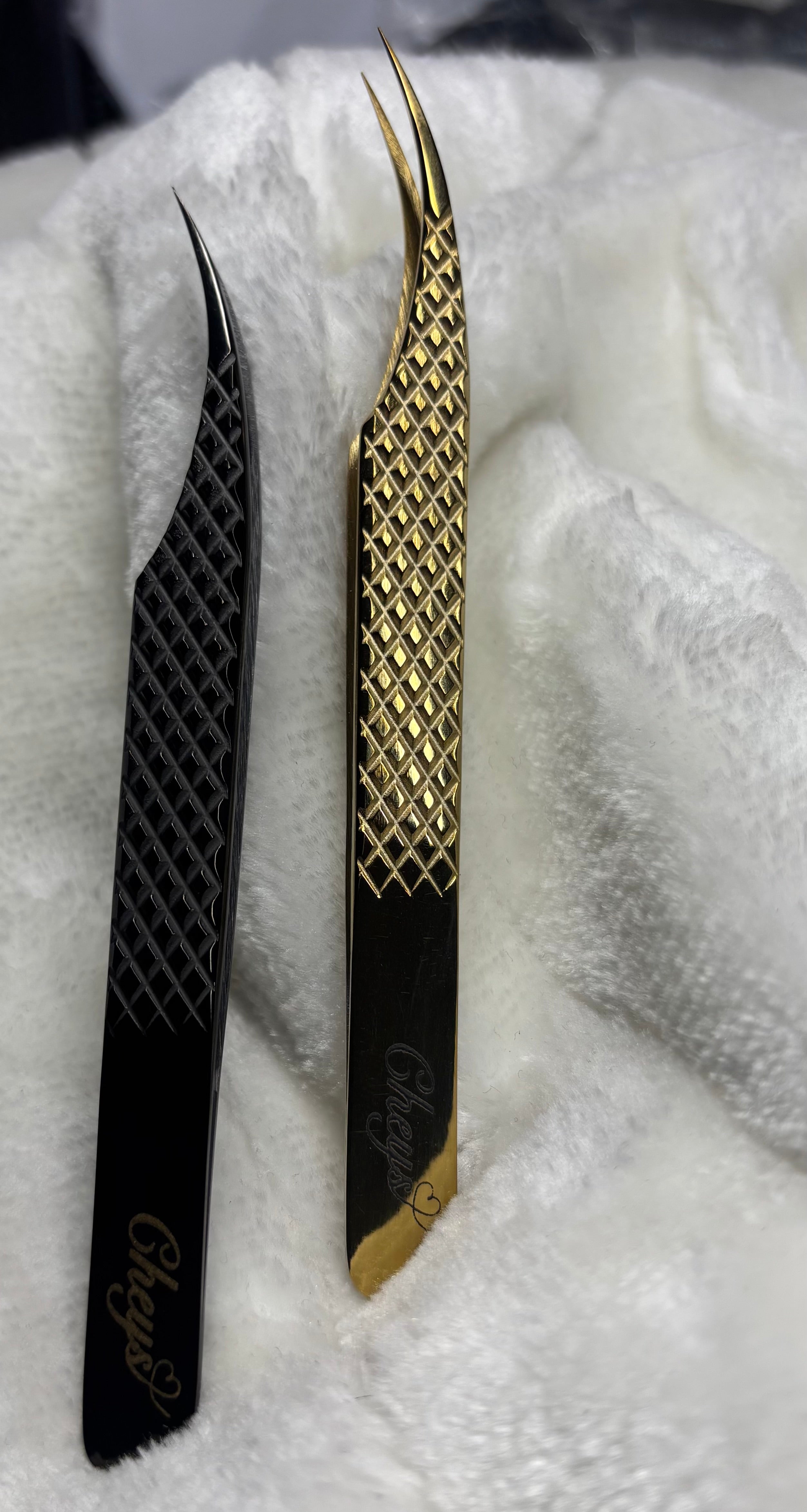 Curve |isolation tweezer